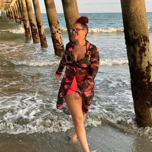 Meet your Posher, Alexis